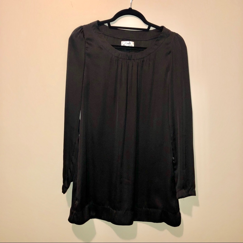 Francesca’s Paraella Black Blouse w/ Pockets